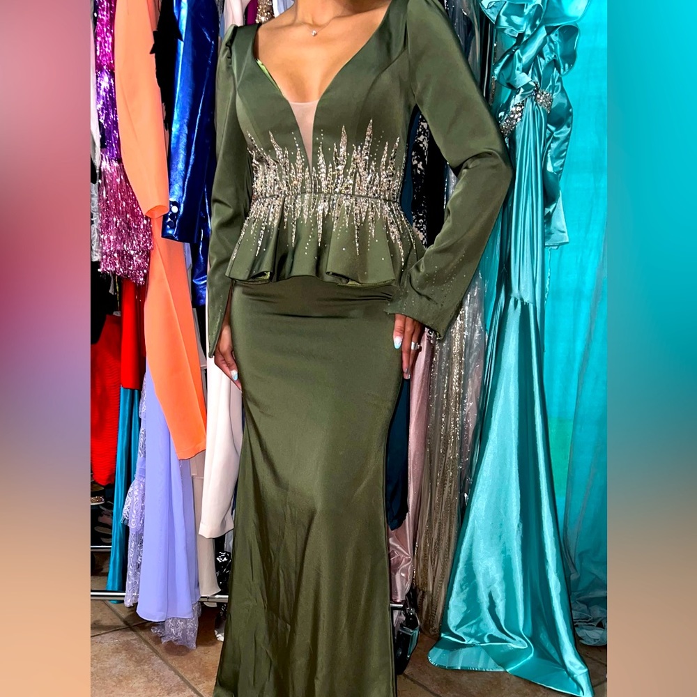 Mac Duggal size 2 olive green dress